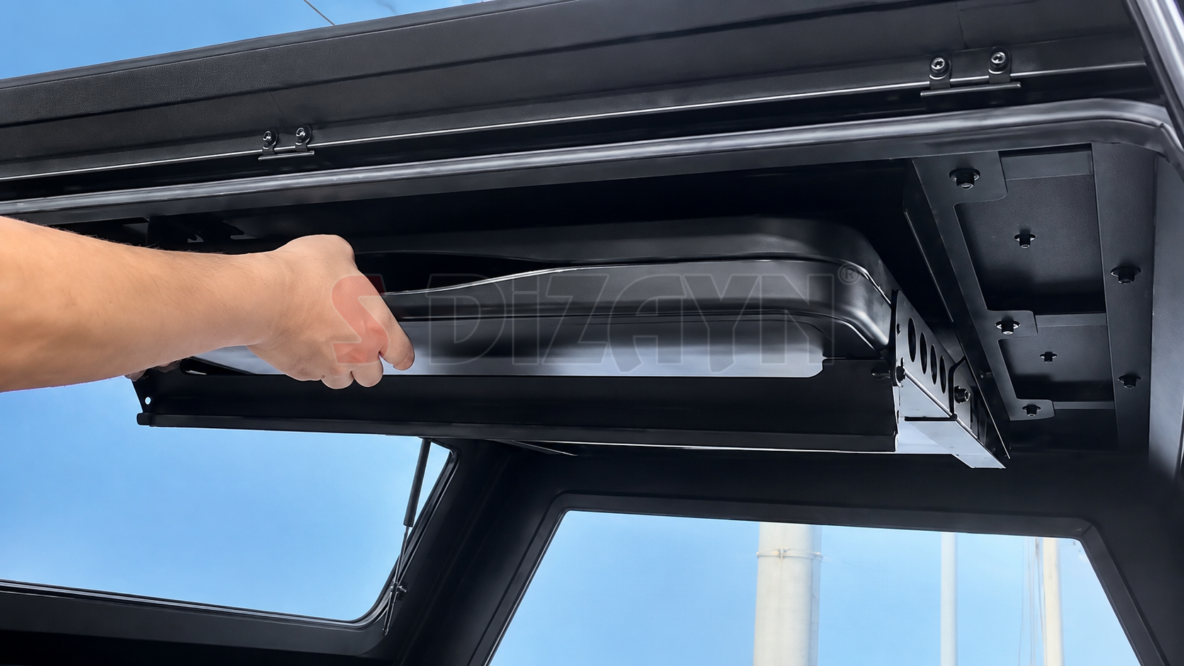 Pickup Kabin İçi Katlanabilir Masa 4